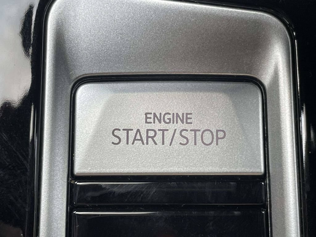 Used 2024 Volkswagen Atlas SE FWD image 23
