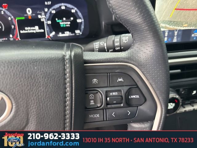 Used 2025 Toyota 4Runner Limited AWD/4WD image 20