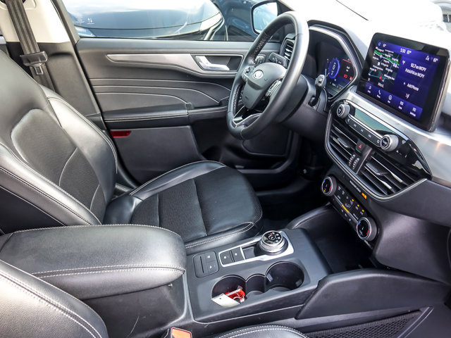 Certified 2022 Ford Escape Titanium AWD/4WD image 29