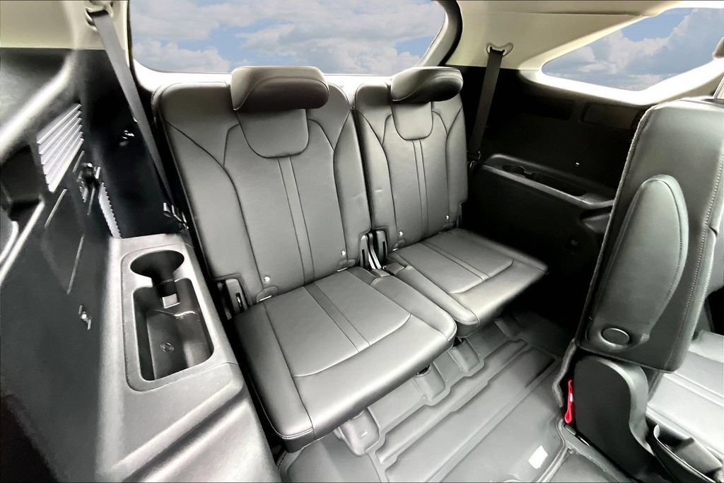 Used 2025 Kia Sorento EX w/ Panoramic Sunroof Package FWD image 28