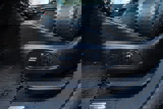 Used 2021 GMC Acadia SLT w/ Preferred Package image 14