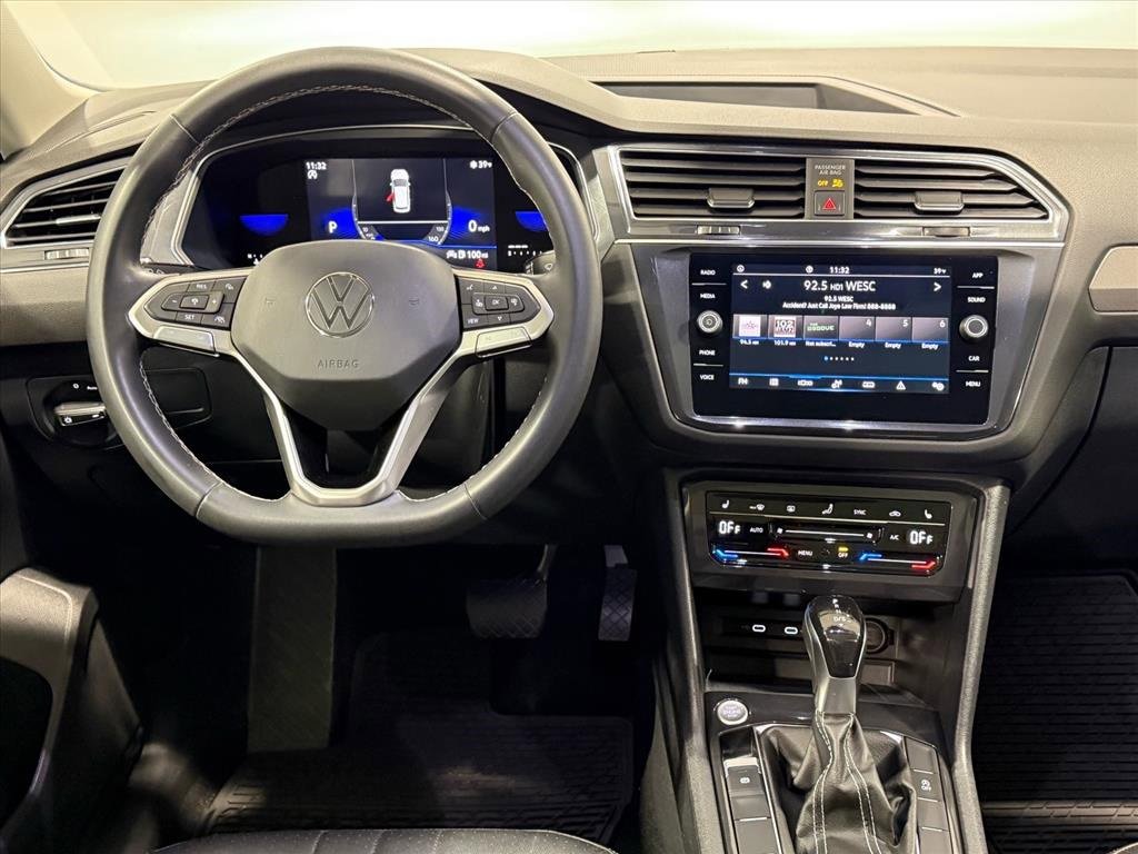 Used 2023 Volkswagen Tiguan SE w/ Panoramic Sunroof Package image 12