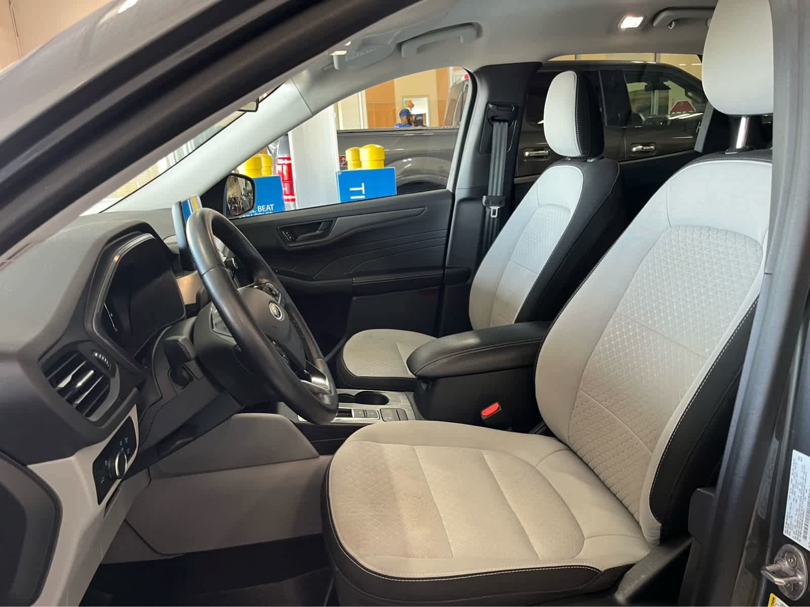 Certified 2024 Ford Escape Active AWD/4WD image 18
