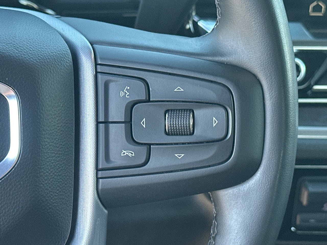 Used 2025 GMC Sierra 1500 SLT AWD/4WD image 27