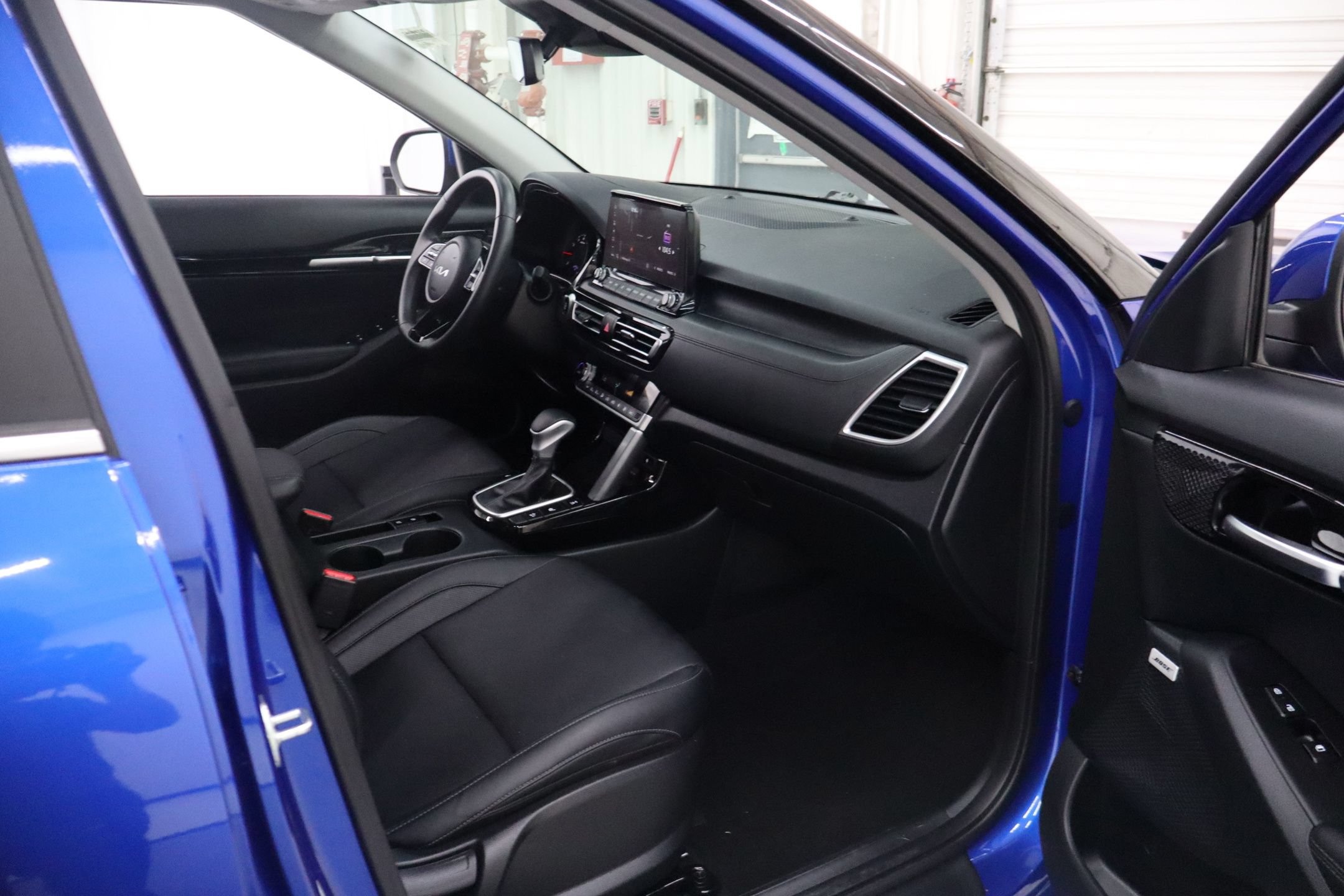 Used 2023 Kia Seltos SX AWD/4WD image 28