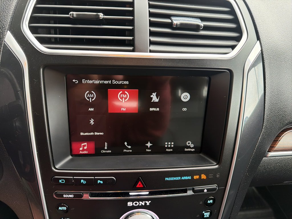Certified 2017 Ford Explorer Limited AWD/4WD image 27