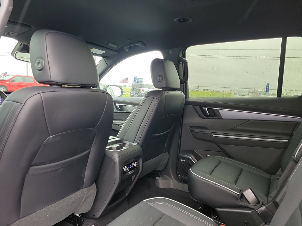 Used 2025 Buick Enclave Sport Touring w/ LPO, All-Weather Package FWD image 16