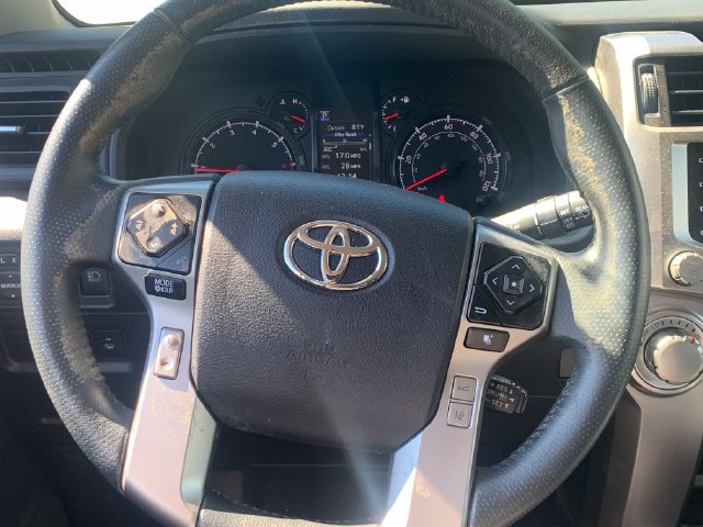 Used 2022 Toyota 4Runner SR5 Premium w/ Moonroof Package AWD/4WD image 15