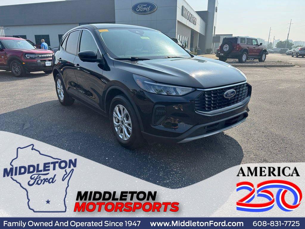 Certified 2023 Ford Escape Active w/ Tech Pack #2 AWD/4WD image 1