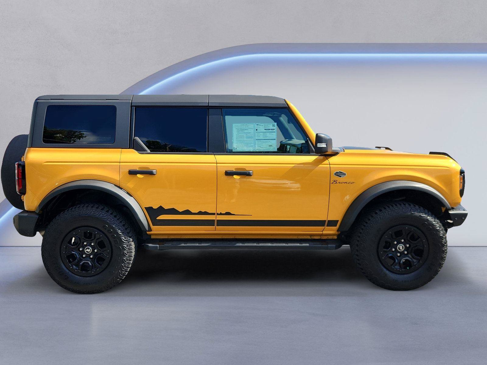 Certified 2022 Ford Bronco Wildtrak AWD/4WD image 2