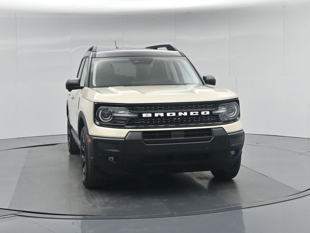 Certified 2025 Ford Bronco Sport Outer Banks w/ Outer Banks Tech Package+ AWD/4WD image 57