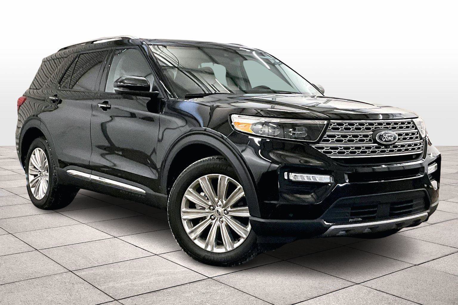 Certified 2023 Ford Explorer Limited w/ Limited Technology Package image 2