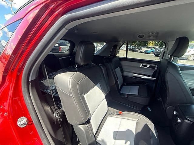 Certified 2023 Ford Explorer XLT w/ Equipment Group 202A AWD/4WD image 18