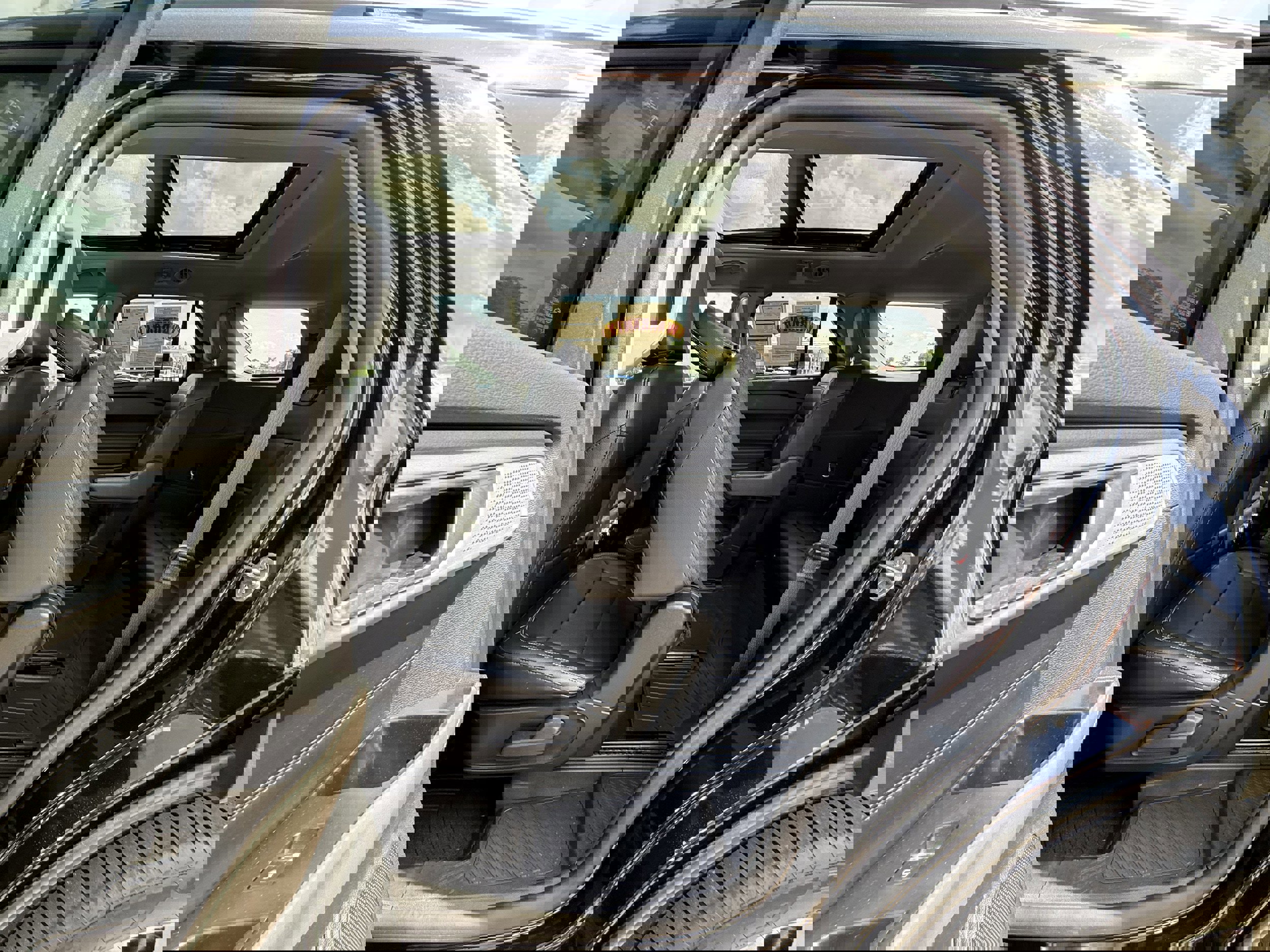 Certified 2023 Ford Explorer Limited w/ Limited Technology Package image 26