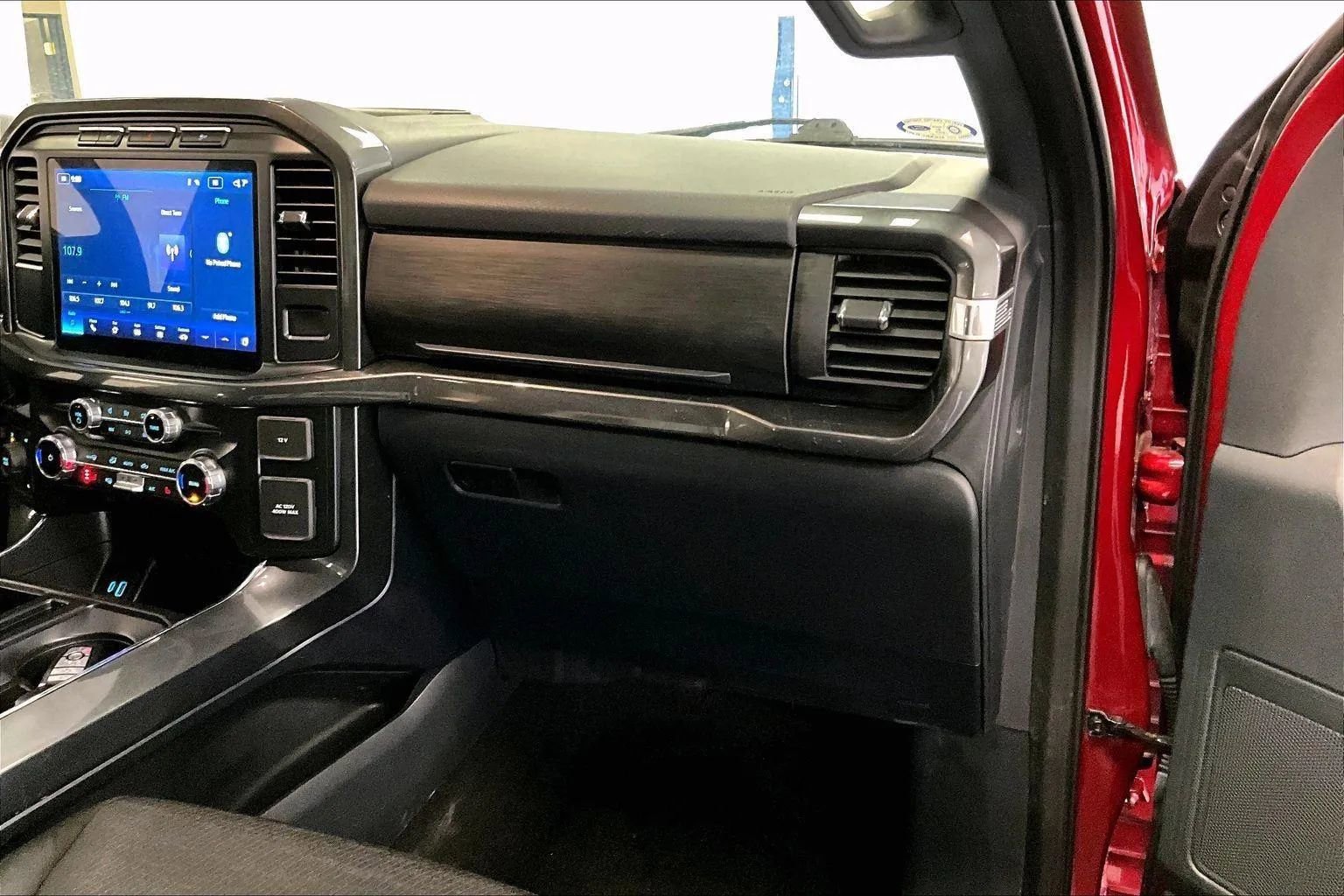 Certified 2022 Ford F150 XLT w/ Equipment Group 302A High image 15