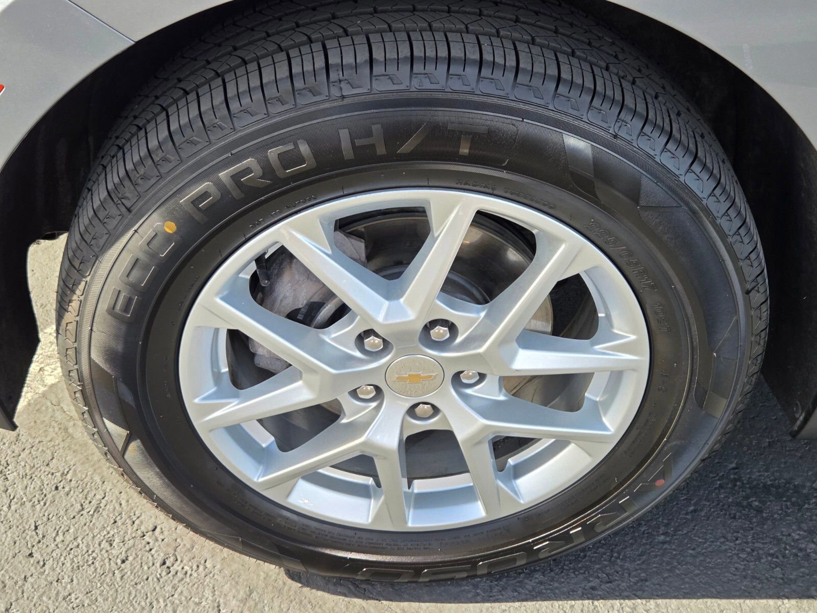 Used 2024 Chevrolet Equinox LT image 9