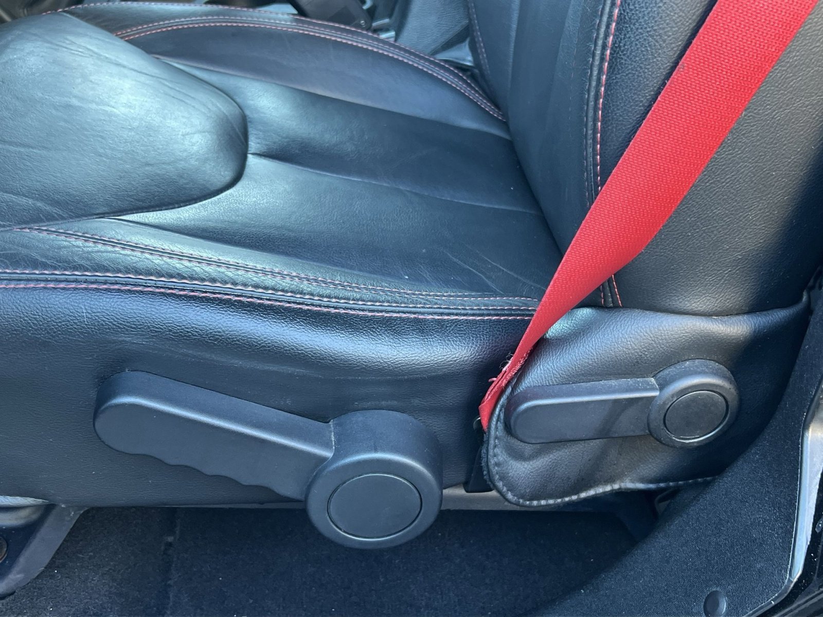 Used 2018 Jeep Wrangler Unlimited Rubicon image 14