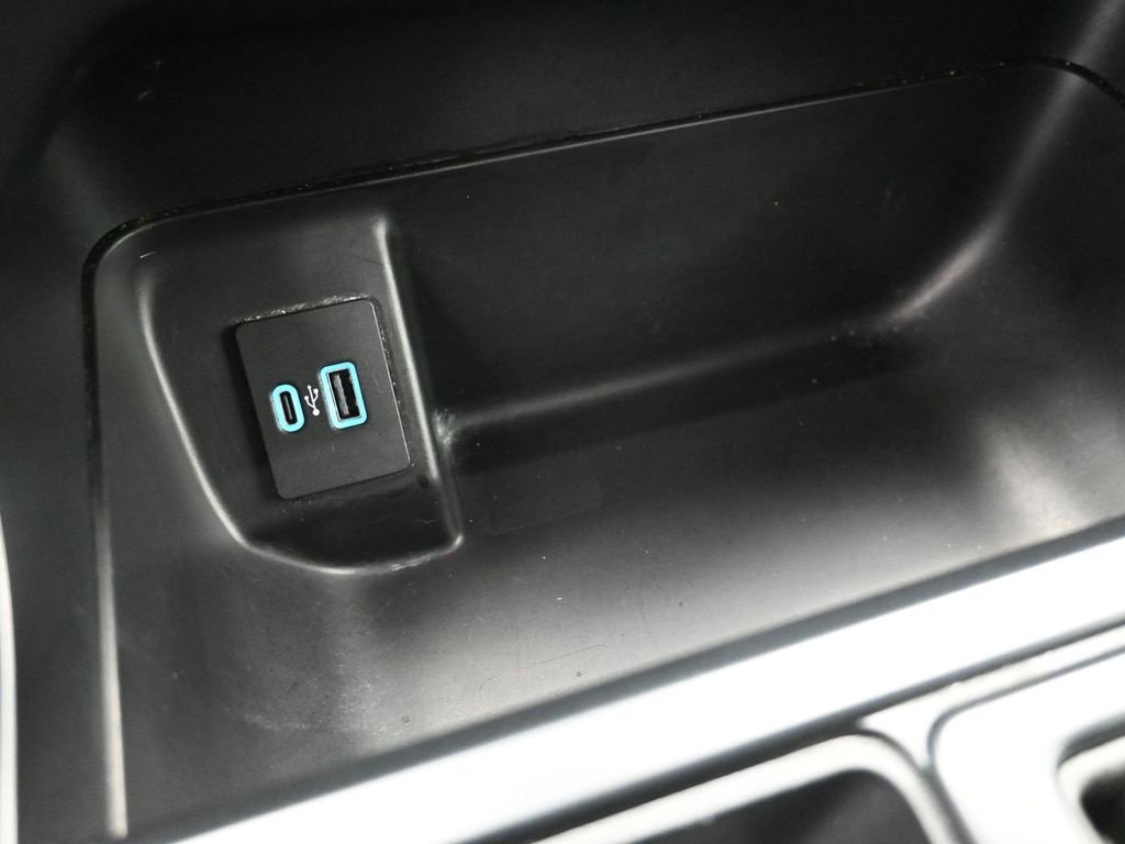 Certified 2023 Ford F150 Lariat image 30