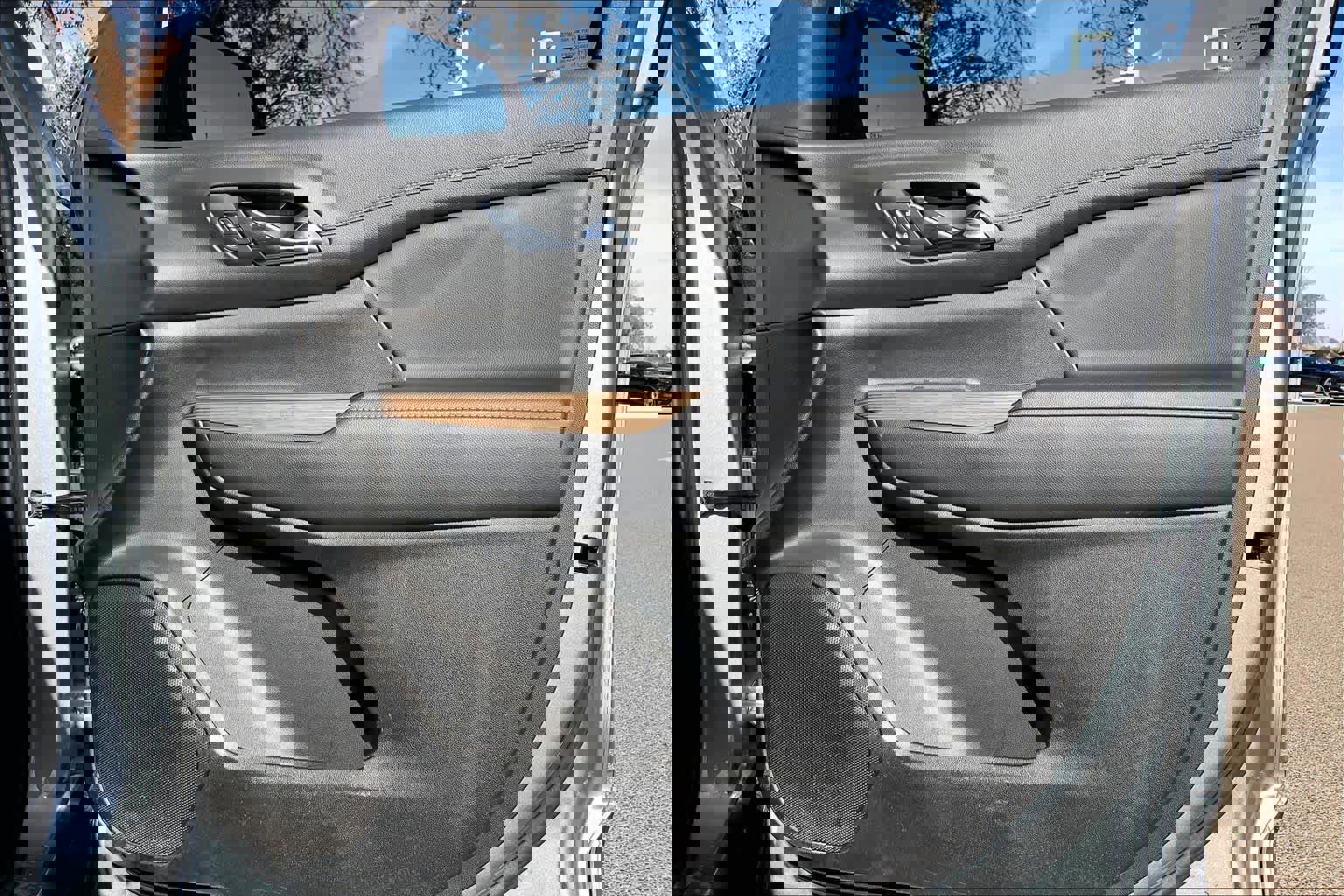 Used 2023 GMC Acadia SLE w/ Elevation Edition image 22