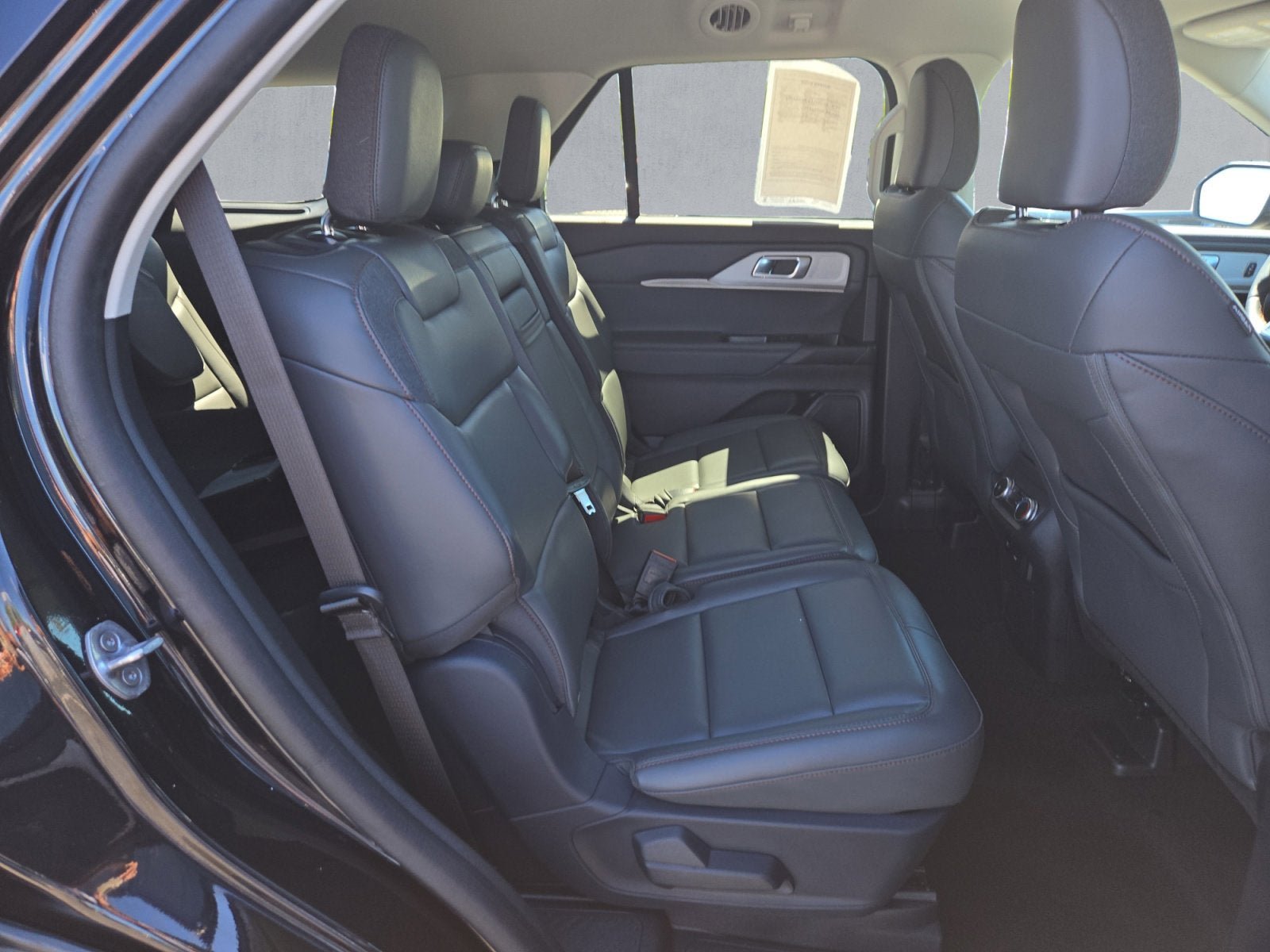 Certified 2025 Ford Explorer Active w/ Active Comfort Package AWD/4WD image 24