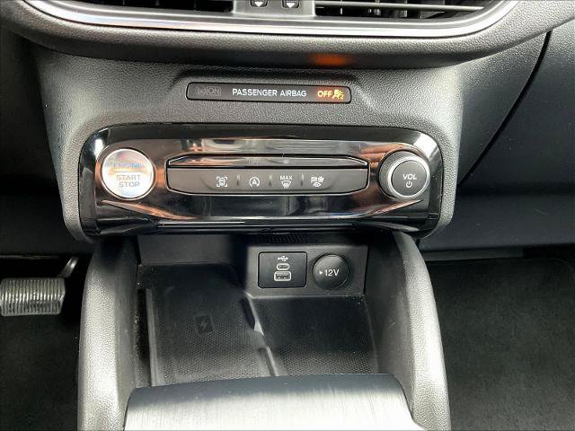 Certified 2025 Ford Escape Platinum AWD/4WD image 17