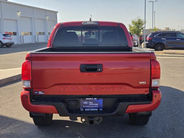 Used 2017 Toyota Tacoma TRD Sport AWD/4WD image 6