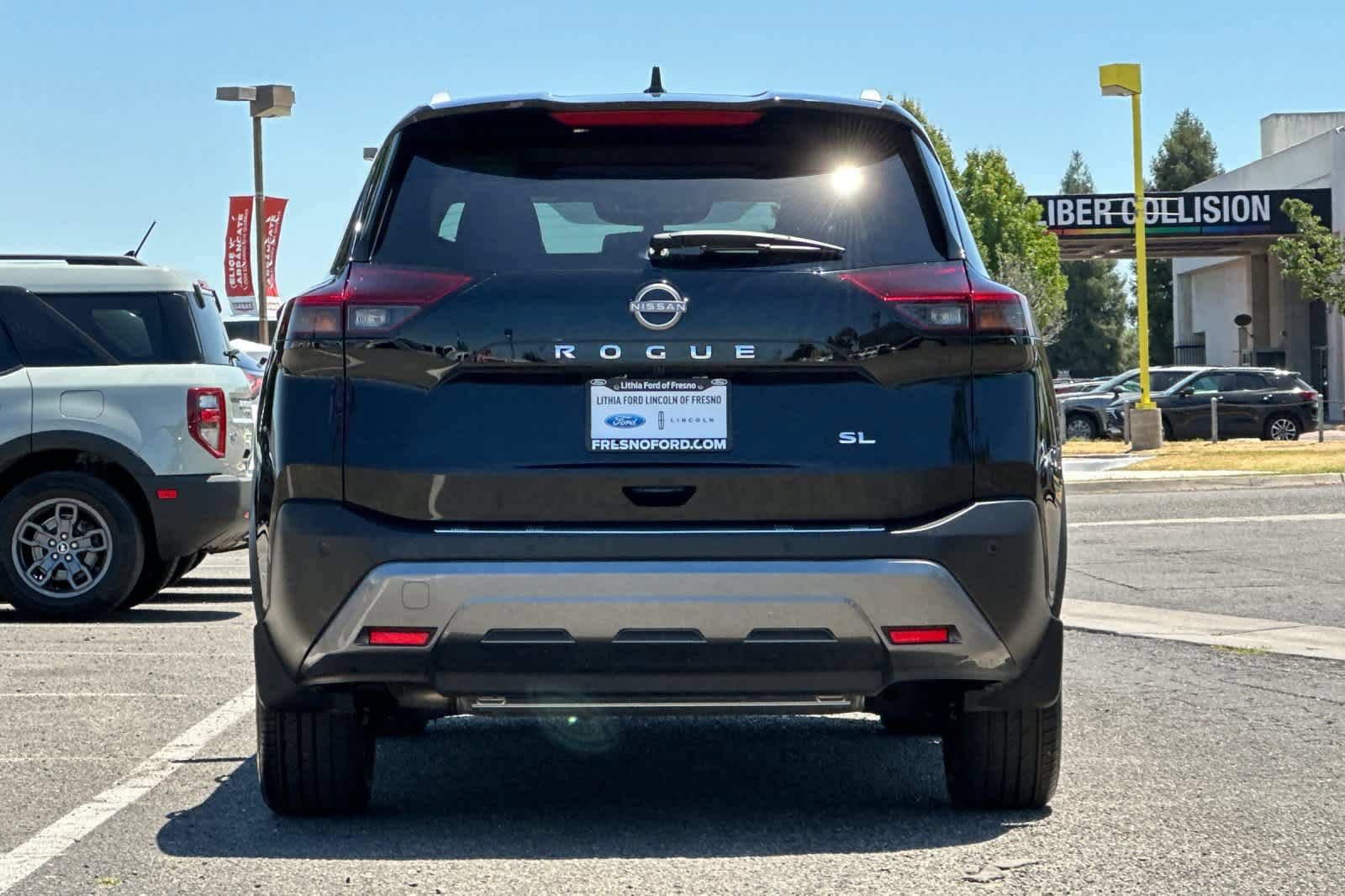 Used 2023 Nissan Rogue SL FWD image 8