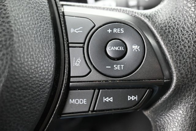 Used 2024 Toyota RAV4 XLE FWD image 15