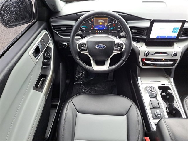 Certified 2022 Ford Explorer XLT w/ Equipment Group 202A image 11