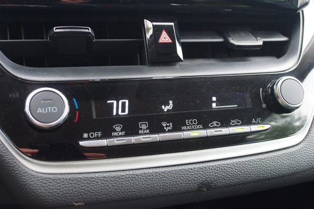 Used 2024 Toyota Corolla LE image 25