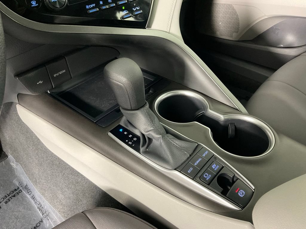 Used 2022 Toyota Camry LE FWD image 18