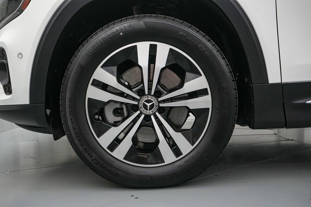 Used 2025 Mercedes-Benz GLB 250 4MATIC image 10