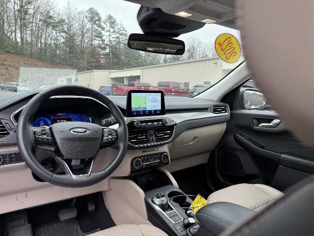Certified 2022 Ford Escape Titanium image 10
