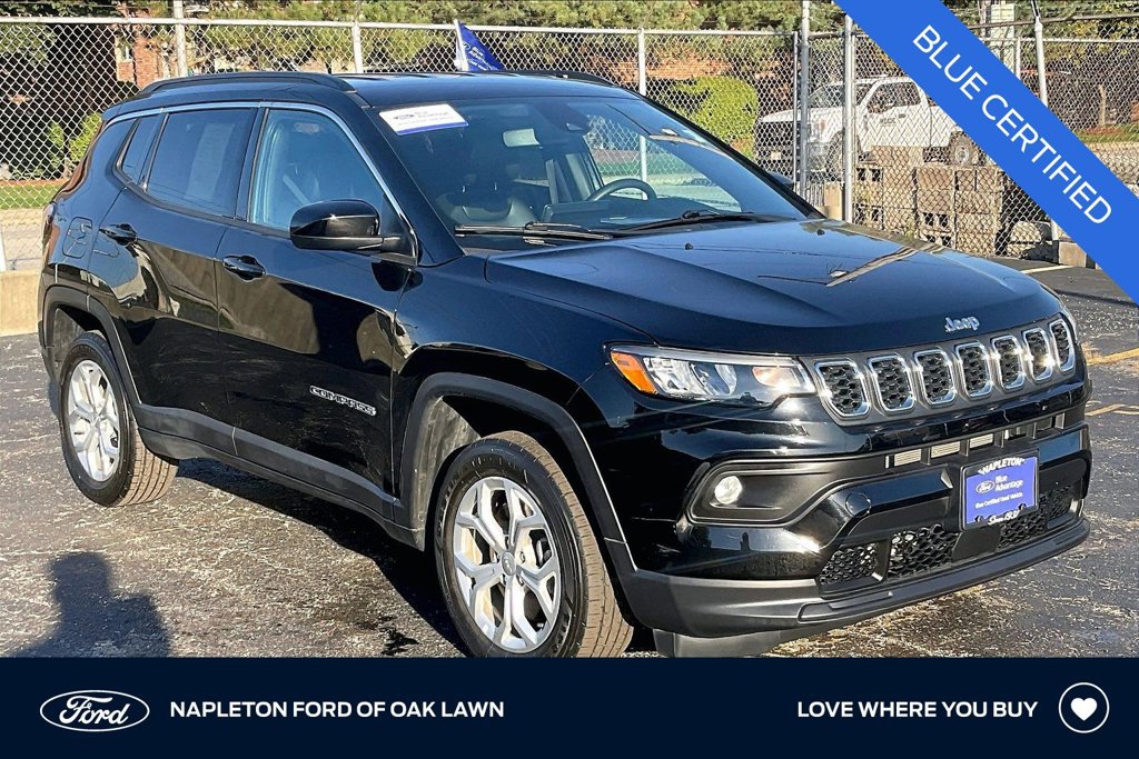 Used 2024 Jeep Compass Latitude AWD/4WD image 1