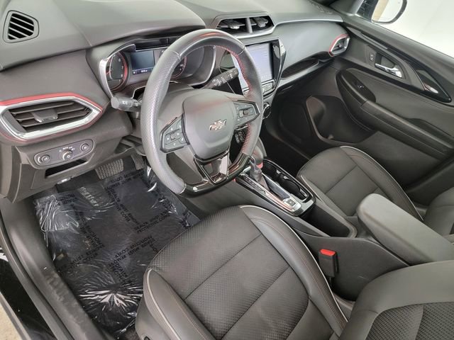 Used 2023 Chevrolet TrailBlazer RS w/ Sun and Liftgate Package FWD image 12