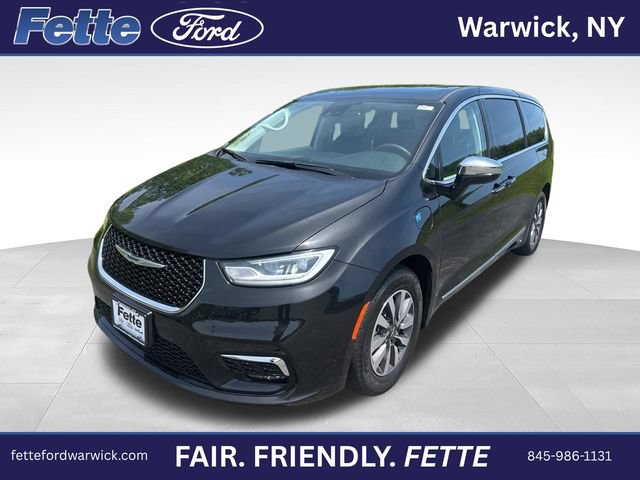 Used 2023 Chrysler Pacifica Limited FWD image 1