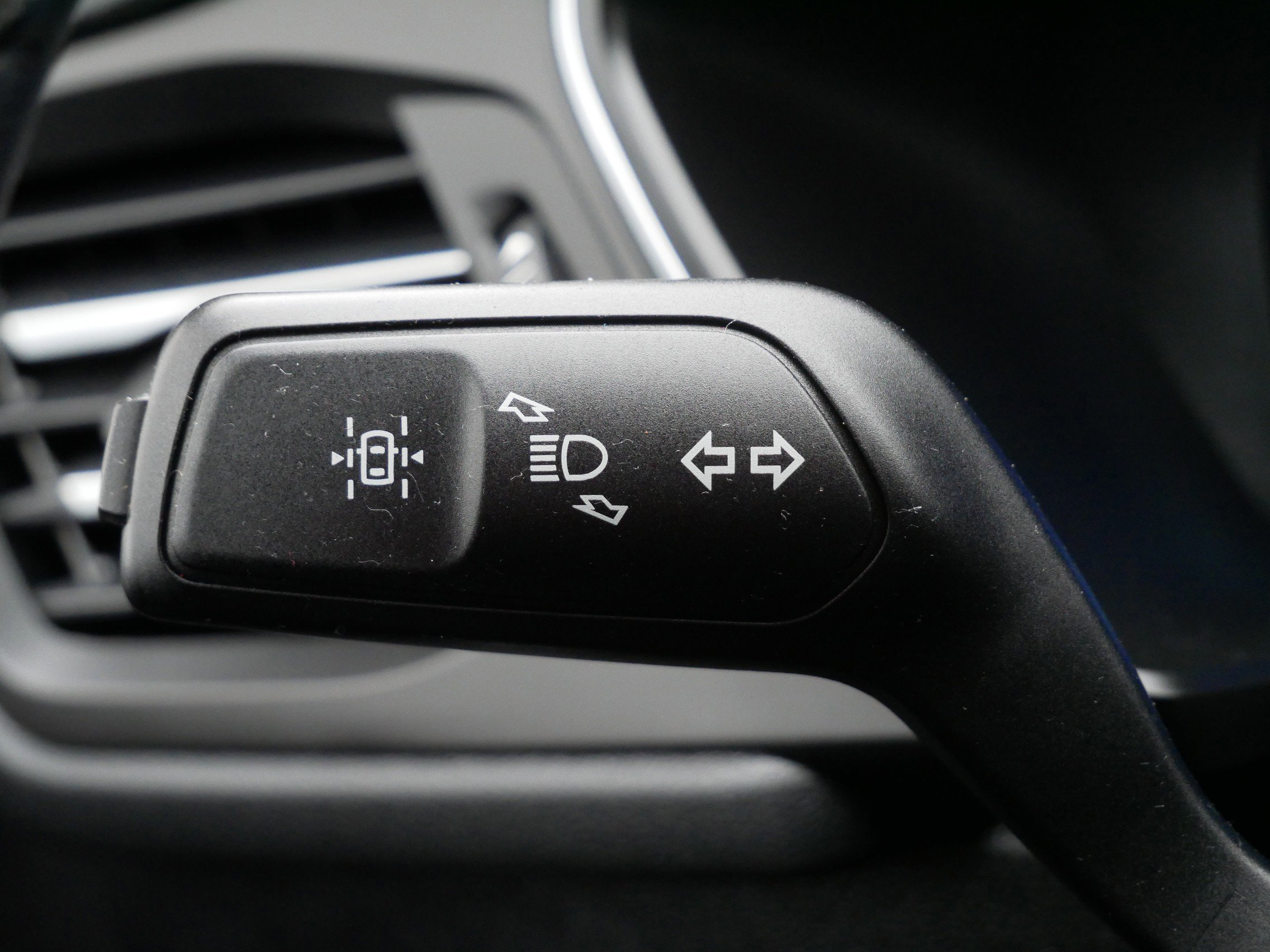 Certified 2020 Ford Escape Titanium image 21