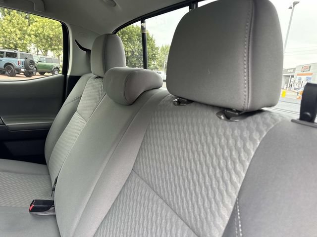 Used 2022 Toyota Tacoma SR AWD/4WD image 32