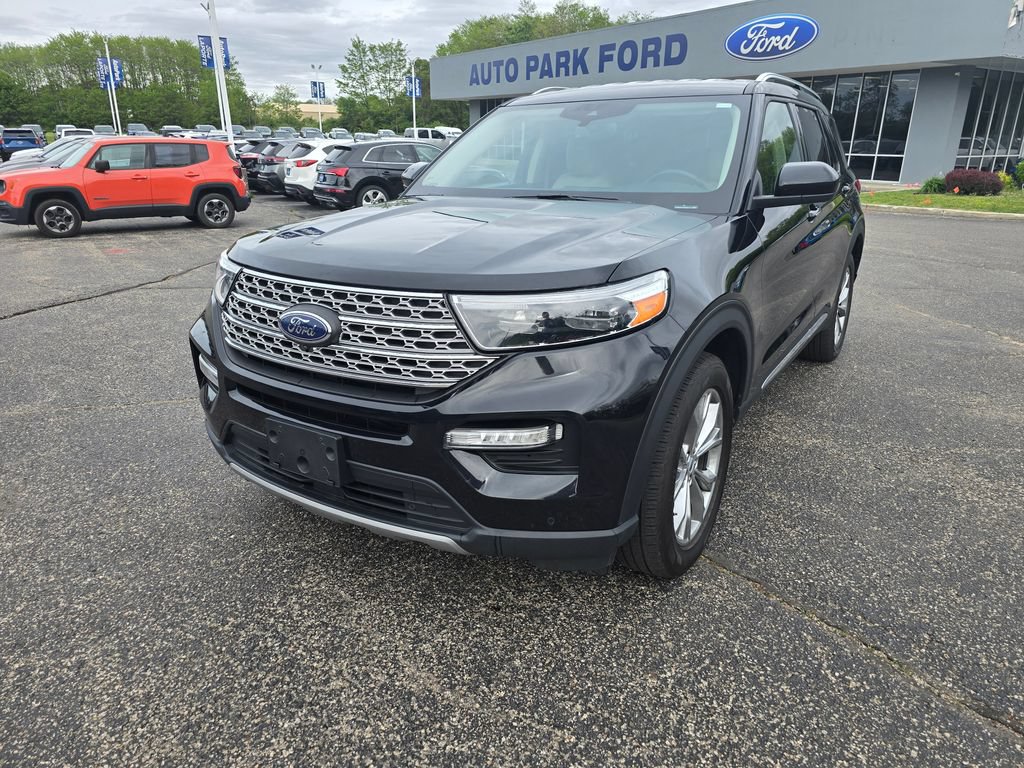 Certified 2023 Ford Explorer Limited AWD/4WD image 3