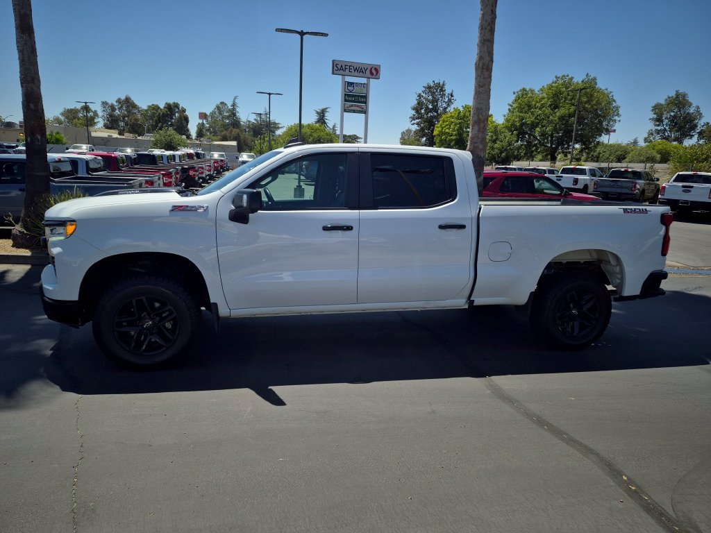 Used 2023 Chevrolet Silverado 1500 LT Trail Boss w/ Convenience Package II AWD/4WD image 2