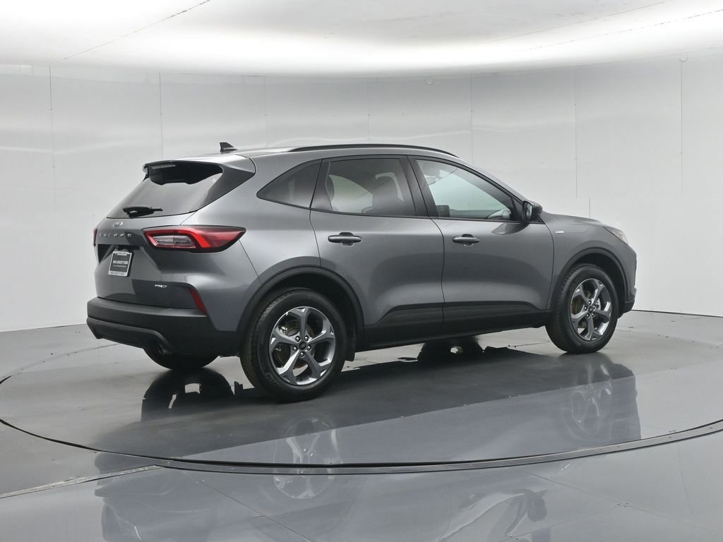 Certified 2025 Ford Escape ST-Line AWD/4WD image 5