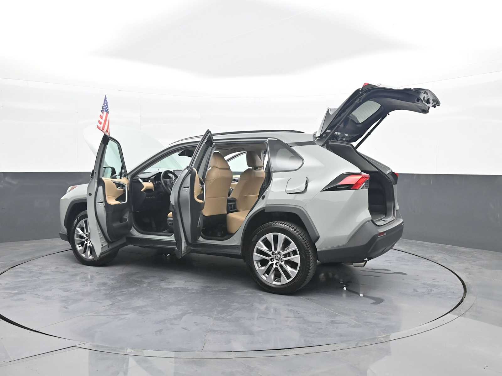 Used 2022 Toyota RAV4 XLE Premium AWD/4WD image 47