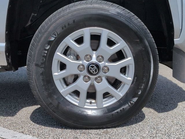 Used 2024 Toyota Tacoma SR5 AWD/4WD image 11