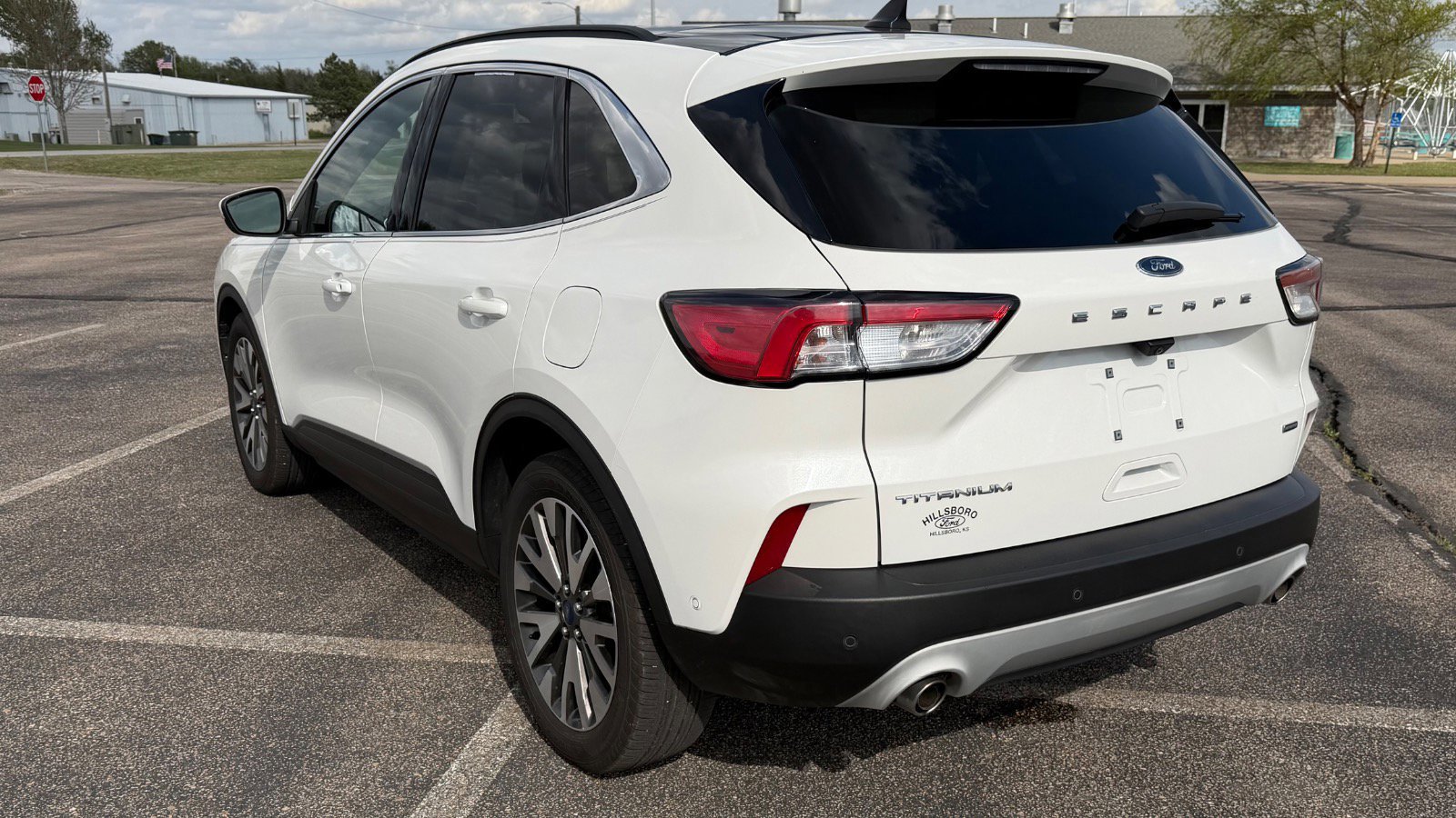 Certified 2020 Ford Escape Titanium w/ Titanium Premium Package 2.0 FWD image 3