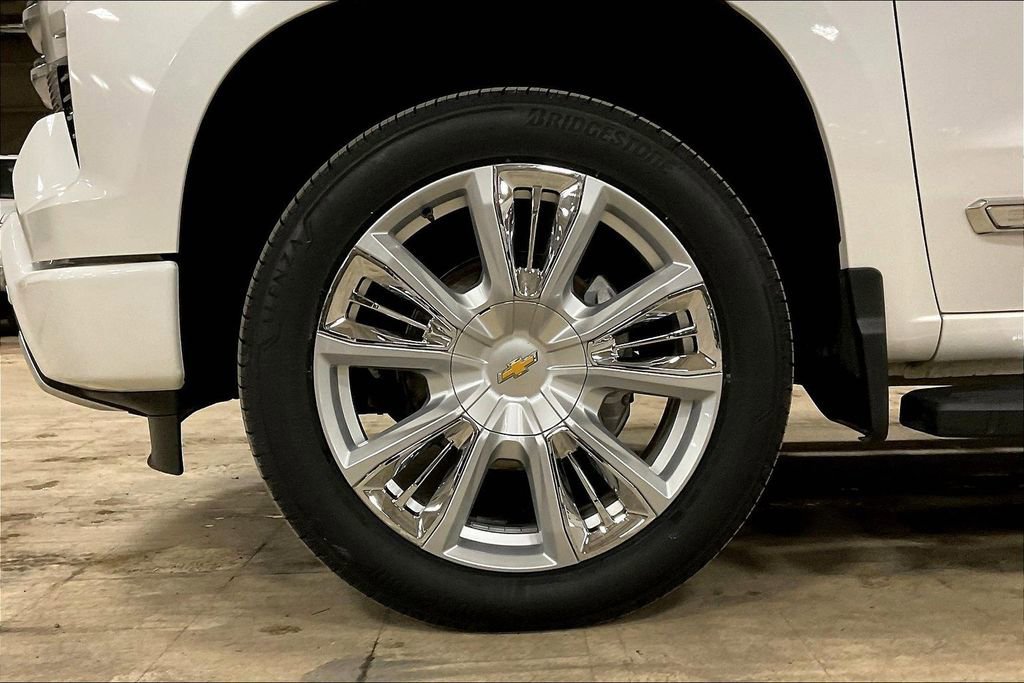 Used 2024 Chevrolet Silverado 1500 High Country w/ High Country Premium Package image 11