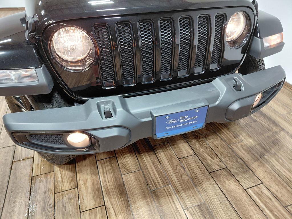 Used 2023 Jeep Wrangler Unlimited Sahara AWD/4WD image 28