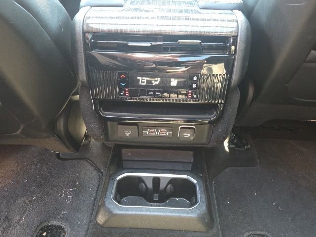 Used 2022 Jeep Wagoneer Series III w/ Premium Group I image 25