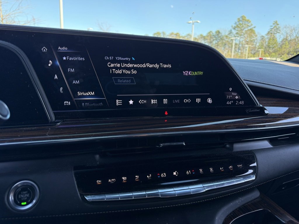 Used 2022 Cadillac Escalade Luxury image 16