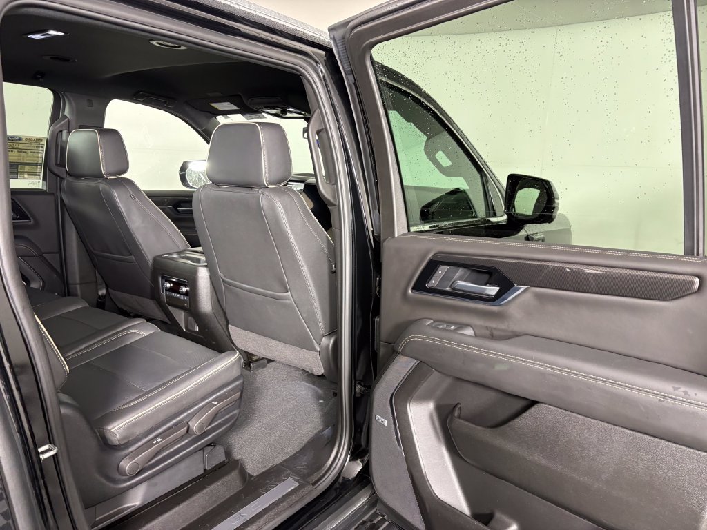 Used 2026 GMC Yukon XL Elevation w/ LPO, Elevation Black Package AWD/4WD image 36