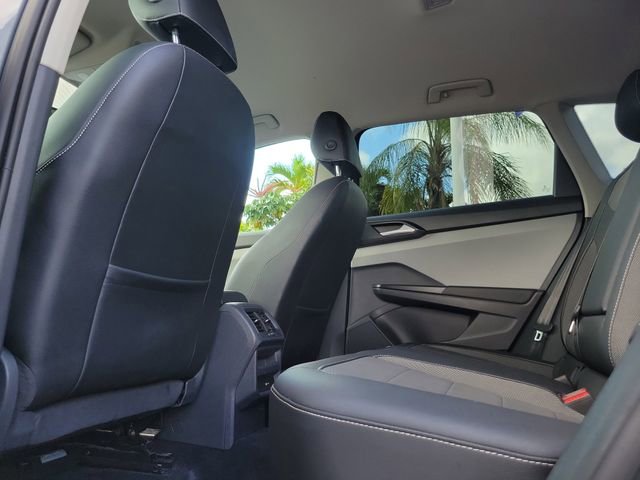Used 2022 Volkswagen Taos SE FWD image 9